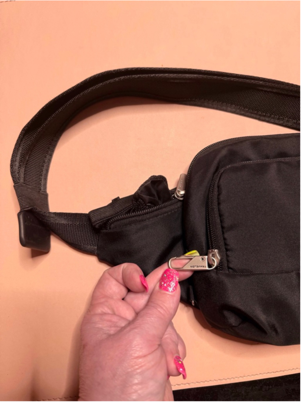 Travelon Black Anti-Theft Travel Bag Like NEW - Picture 10 of 16